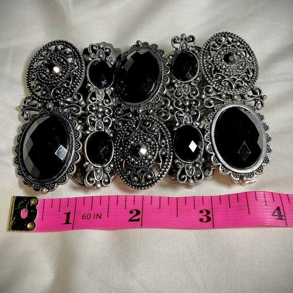 Unique Silver Metal Filigree Stretch Statement Bracelet Faceted Jet Black Gems - Picture 7 of 8